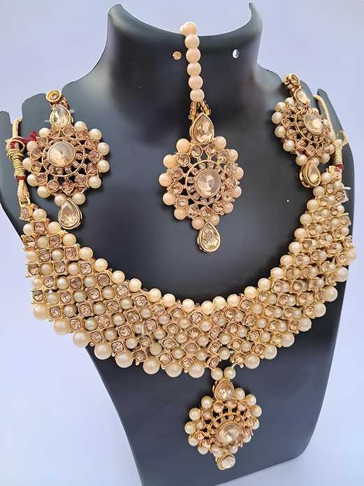 Bridal Jewellery Set Regal Elegance Redefined - Gold-Plated Alloy