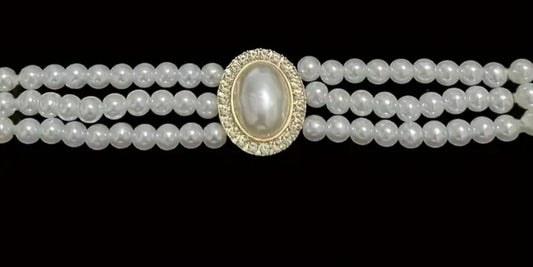 Elegant White Artificial Pearl Necklace – Classic Charm for Every Occasion