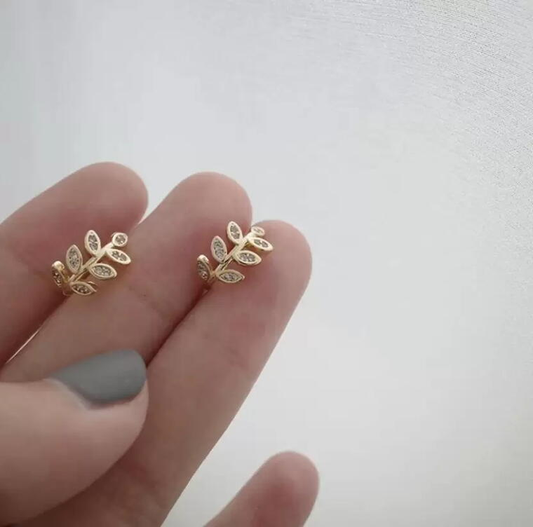 Trendy Leaf Ear Cuff for Women